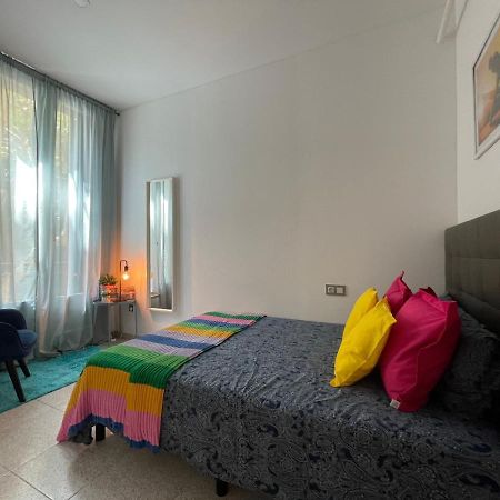 Plaza Universidad Rooms Barcelona Eksteriør bilde