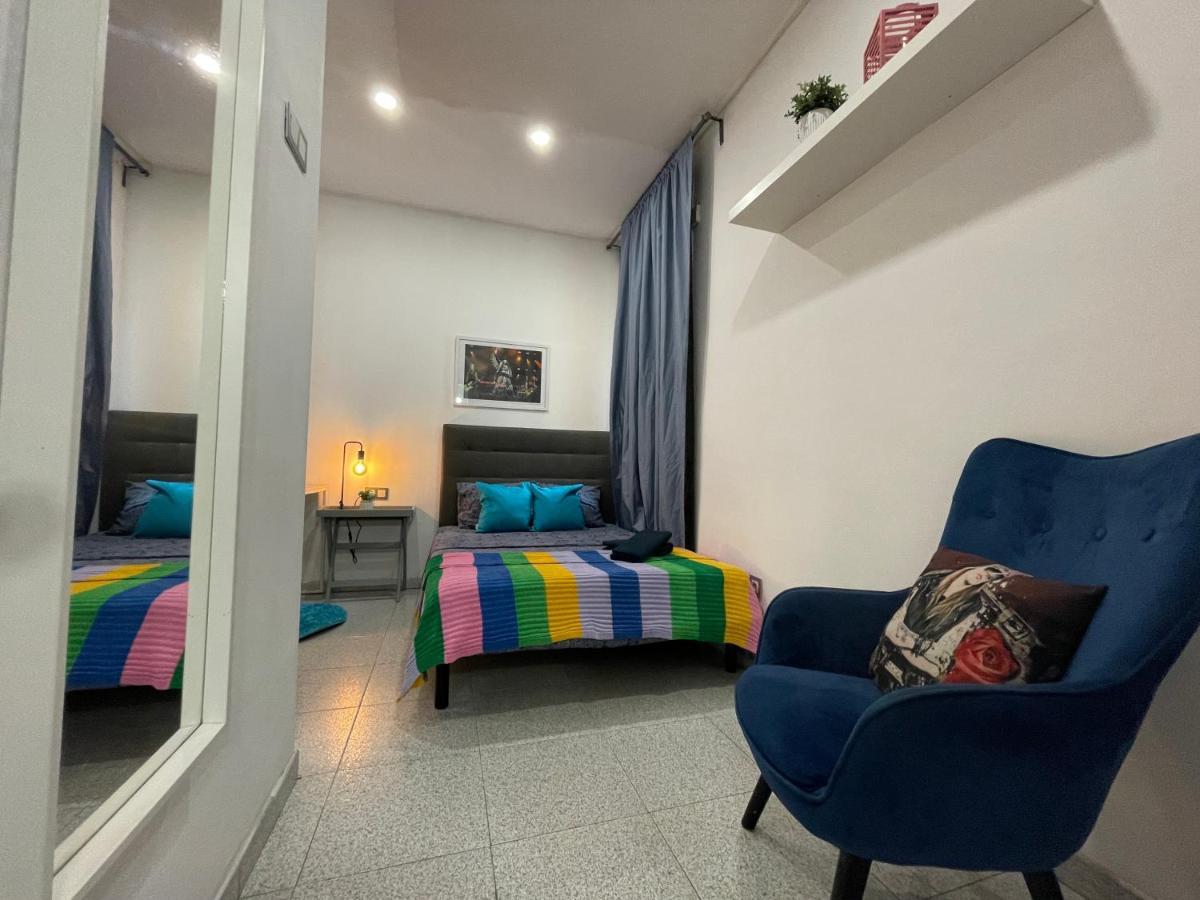 Plaza Universidad Rooms Barcelona Eksteriør bilde