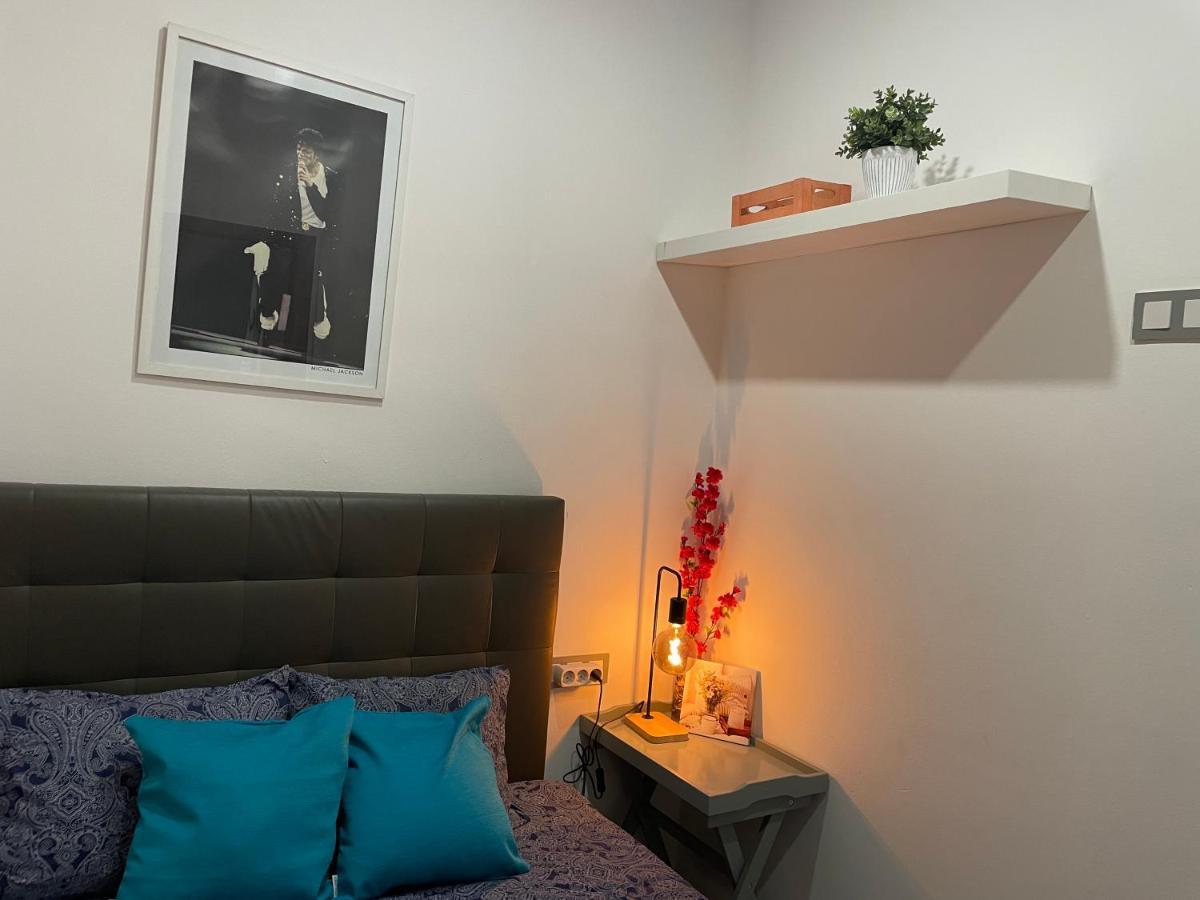 Plaza Universidad Rooms Barcelona Eksteriør bilde
